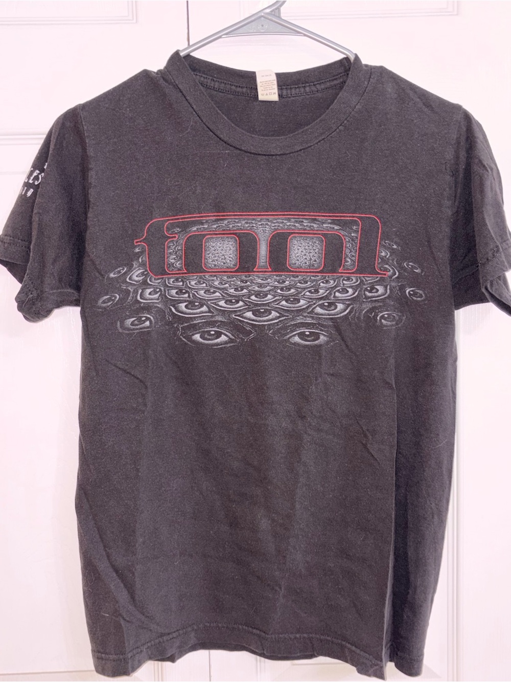 Vintage Y2K TOOL Band Tour Black
Graphic T-Shirt Eye Print Size S